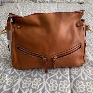 SOLD! Dooney and Bourke Florentine East West Zip Sac.🌺